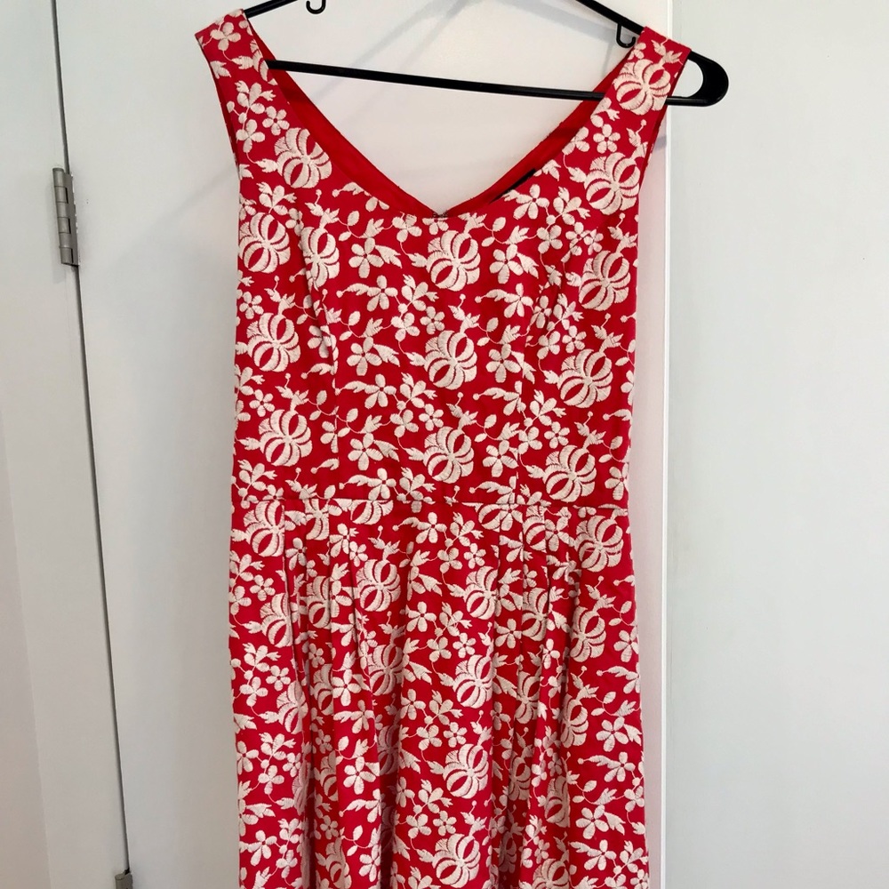 🌺 Betsy Johnson Red Embroidered Flower Dress - Picture 14 of 14